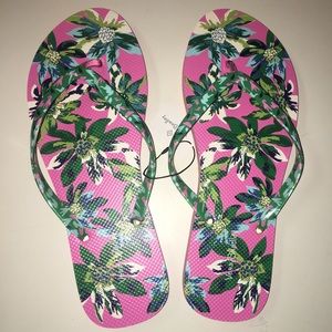 Vera Bradley Flip Flops NEW WITH TAGS